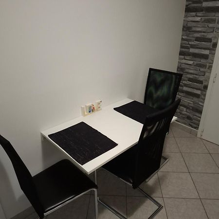 Apartma B & O อิดริยา ภายนอก รูปภาพ
