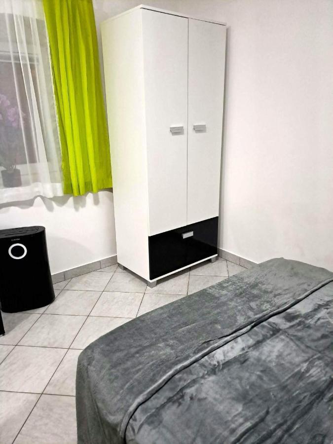Apartma B & O อิดริยา ภายนอก รูปภาพ
