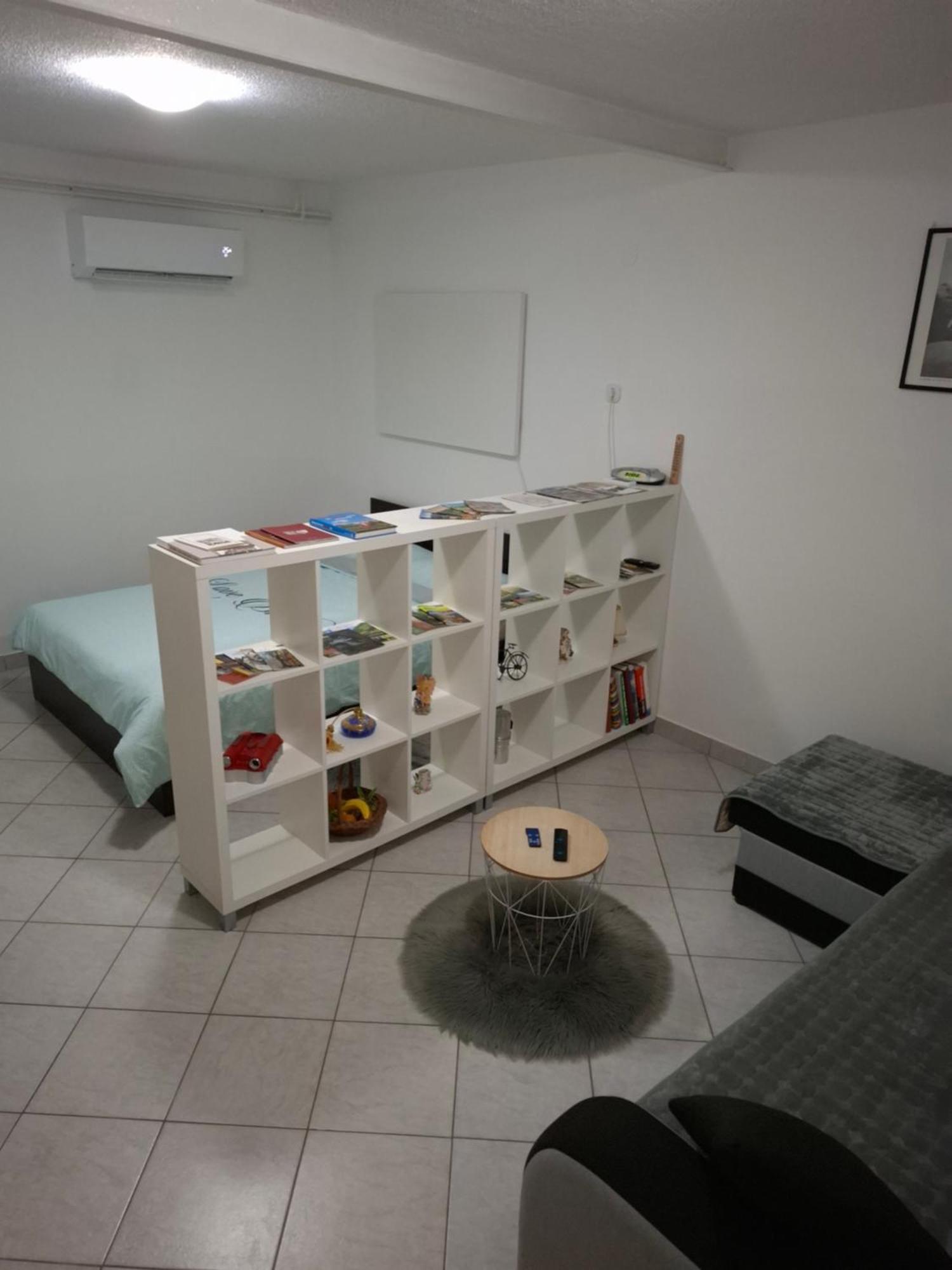 Apartma B & O อิดริยา ภายนอก รูปภาพ